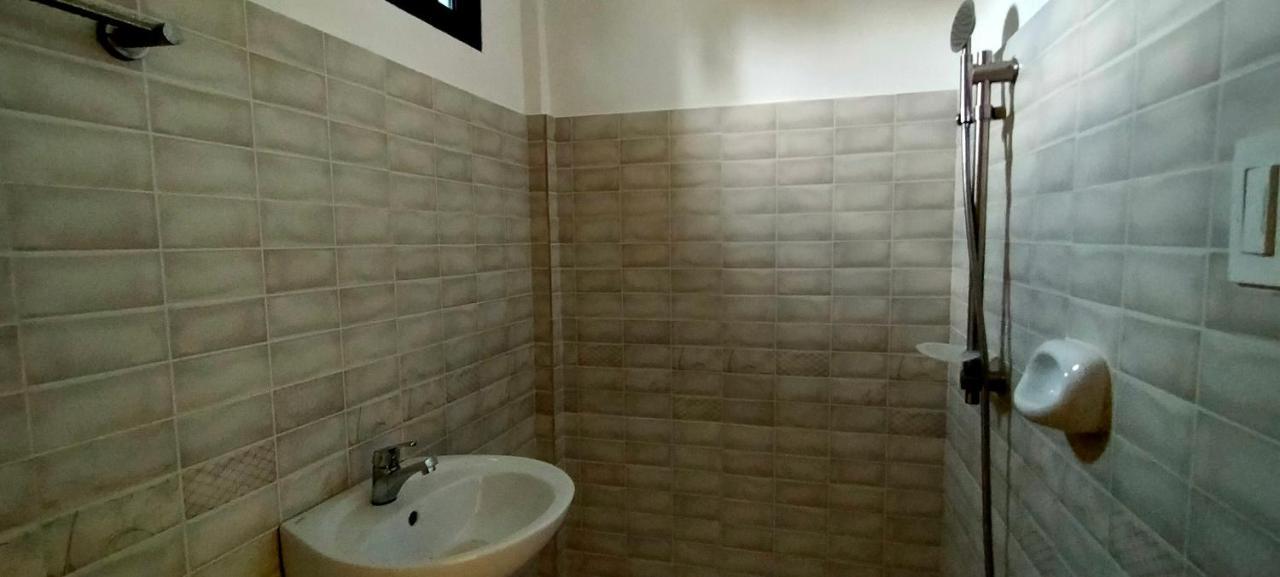 Havenly Guesthouse And Body Massage Spa Moalboal Buitenkant foto